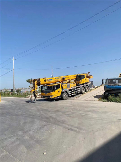 泰兴市吊车作业时，可能会产生哪些额外收费项目？